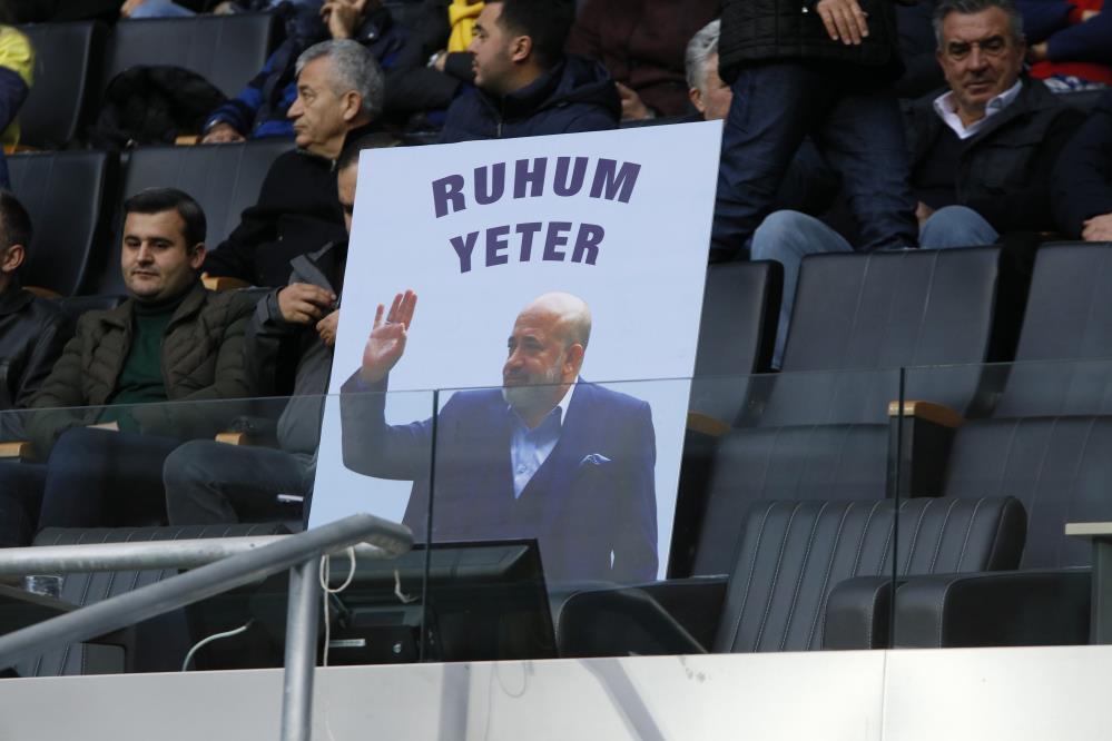 Murat Sancak posteri şeref tribününde İlginç görüntü...