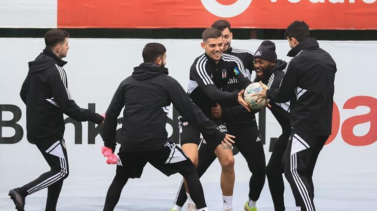 Beşiktaşta 2 yıldıza teklif Birini kabul etti diğeri beklemede
