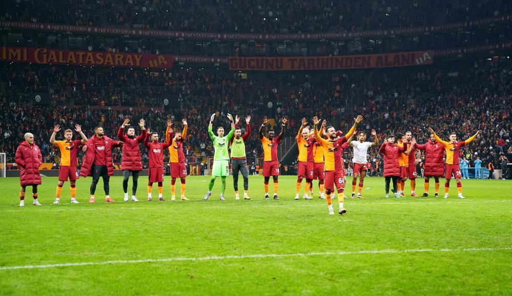 Spor yazarları Galatasaray galibiyetini yazdı Abdülkerim Allah Kerim maşallah yani...