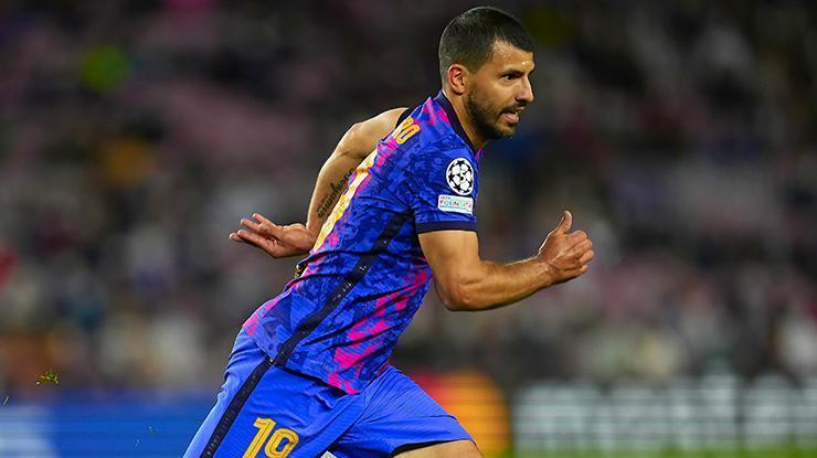 Agüero futbola geri döndü