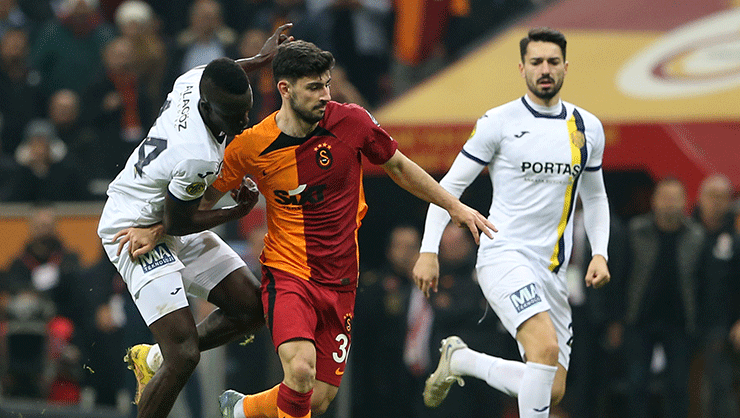 Maçtan sonra böyle açıkladı: Galatasarayı kaostan kurtardı O gol olsaydı...