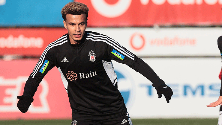 Beşiktaşta Şenol Güneş yıldız ismin üstünü çizdi Kadro dışı kalma ihtimali