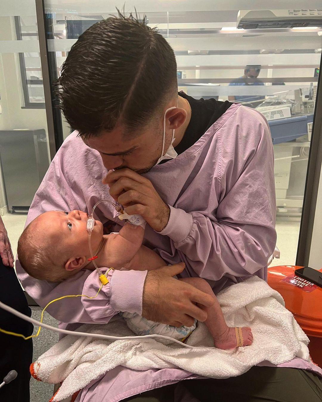 Beşiktaştan açıklama: Dualarımız Fabio bebek ile birlikte