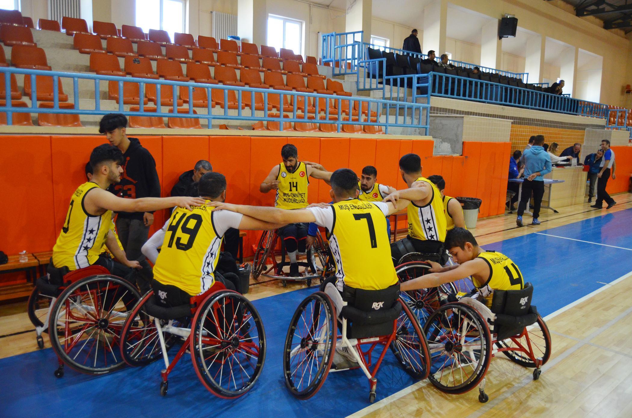 13 yaşındaki Muharrem, basketbolla hayatına yeni bir sayfa açtı