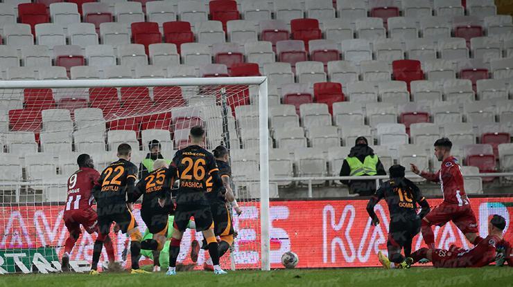 Sivasspor-Galatasaray maçında gol neden iptal edildi Deniz Çoban açıkladı