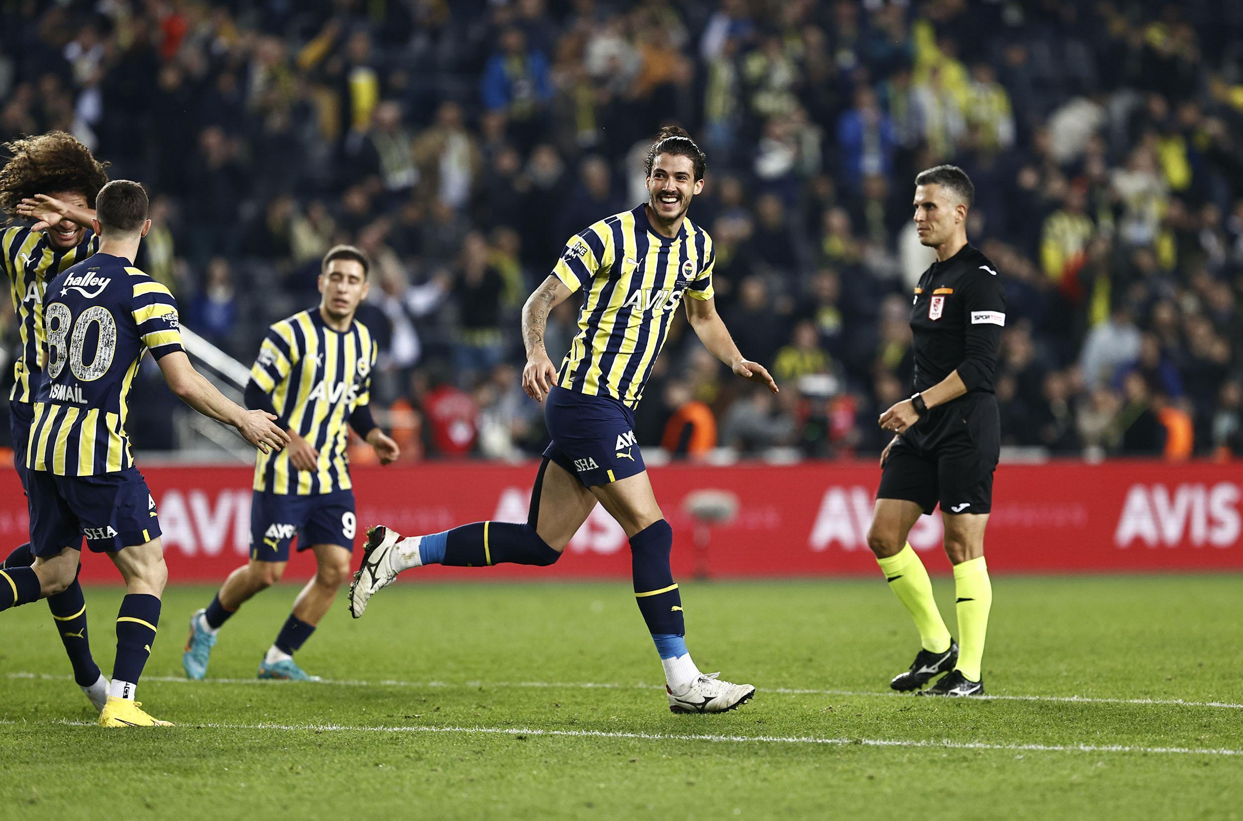 Fenerbahçeden transferde sol bek operasyonu Bir de sürpriz ayrılık