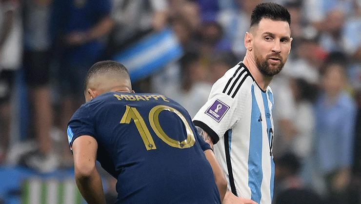 Messi kararı Mbappeyi çıldırttı Dünyayı sallayacak transfer bombası