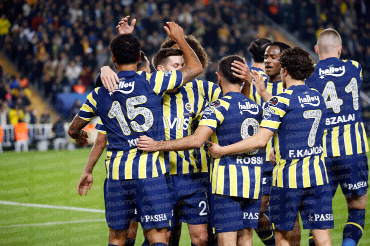 Fenerbahçe maç fazlasıyla liderliği geri aldı (ÖZET) Fenerbahçe-Hatayspor maç sonucu: 4-0