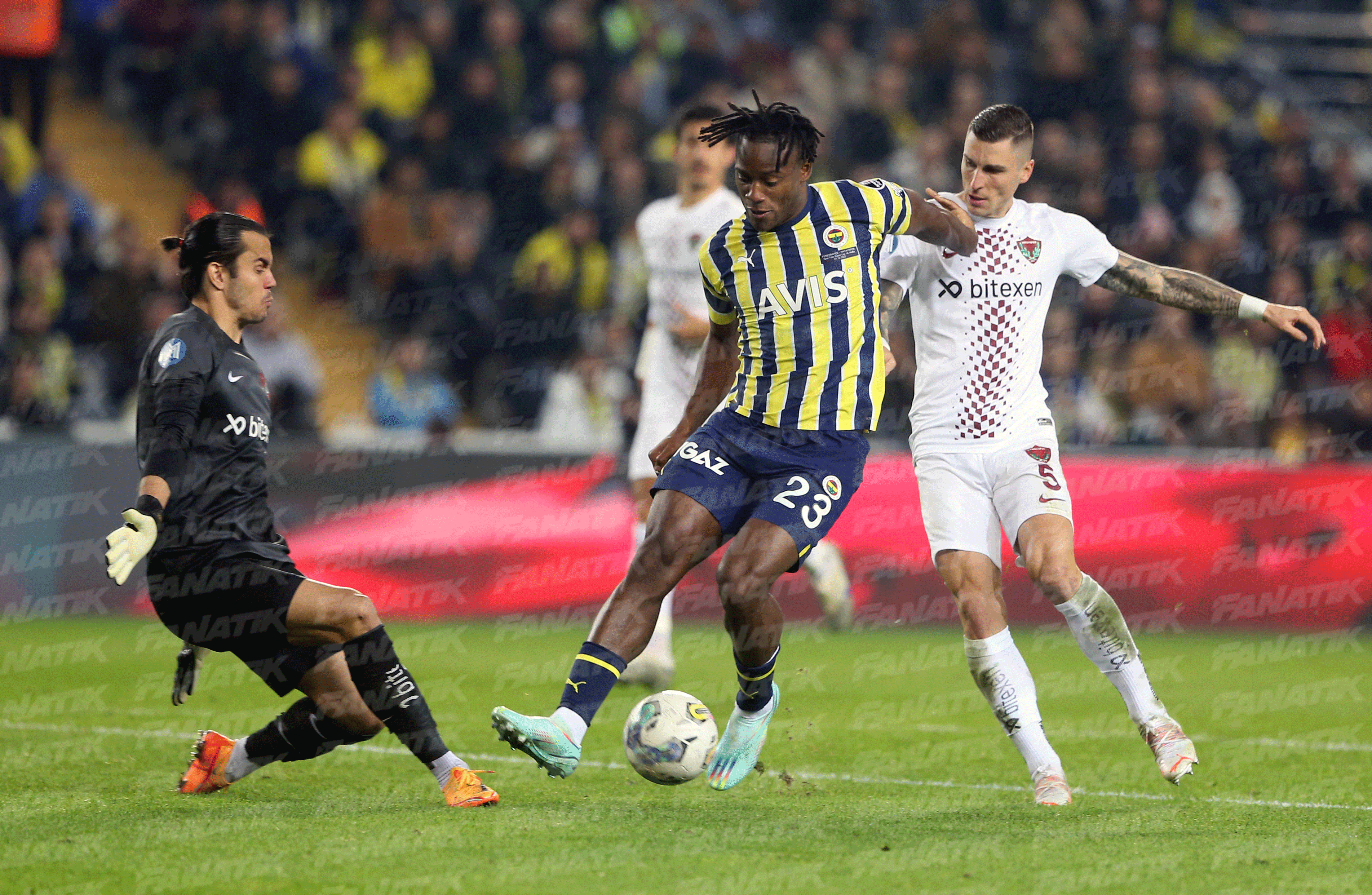 Fenerbahçe maç fazlasıyla liderliği geri aldı (ÖZET) Fenerbahçe-Hatayspor maç sonucu: 4-0