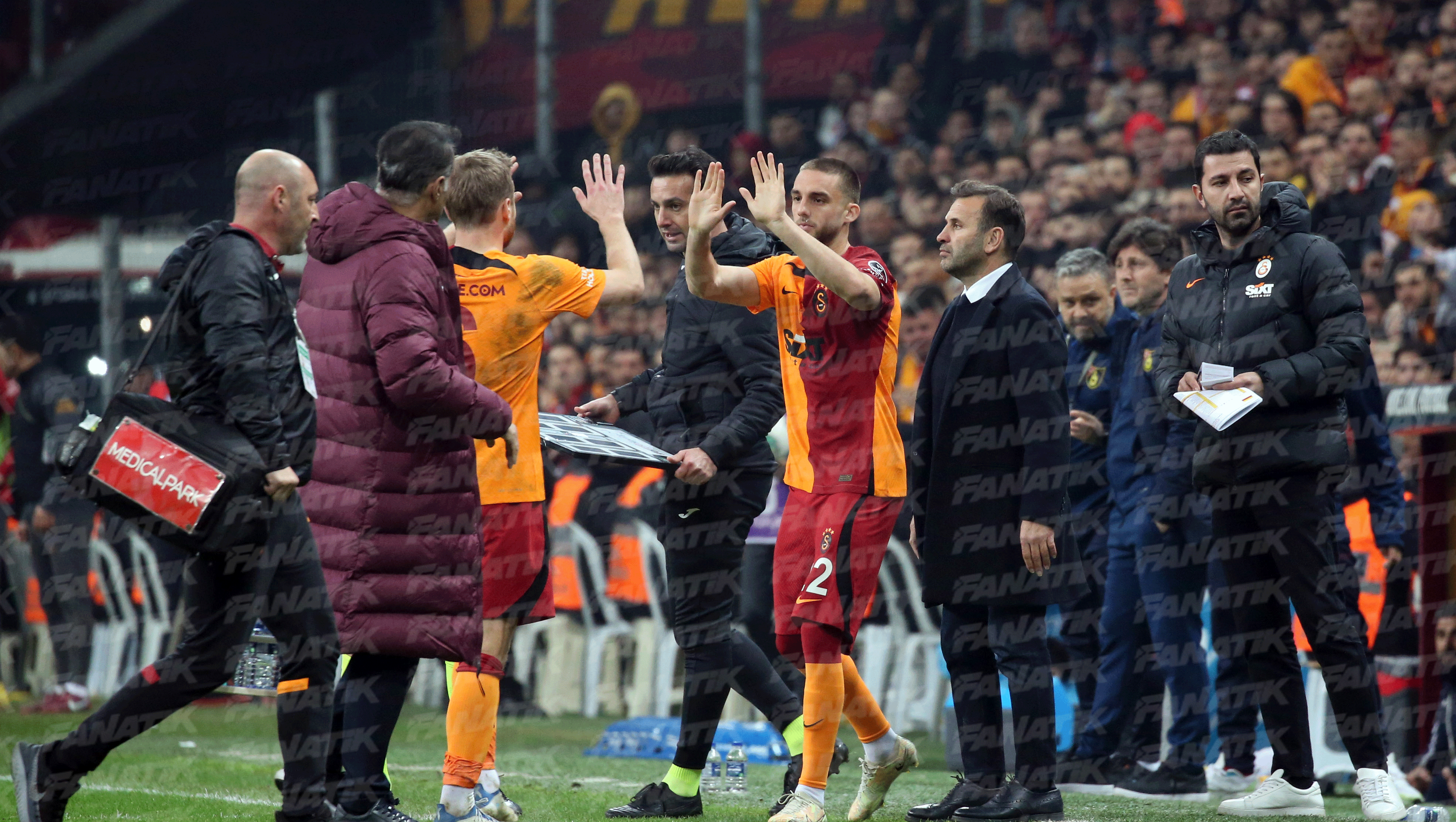 Galatasaray 3 puanı aldı, yıldızlarını kaybetti