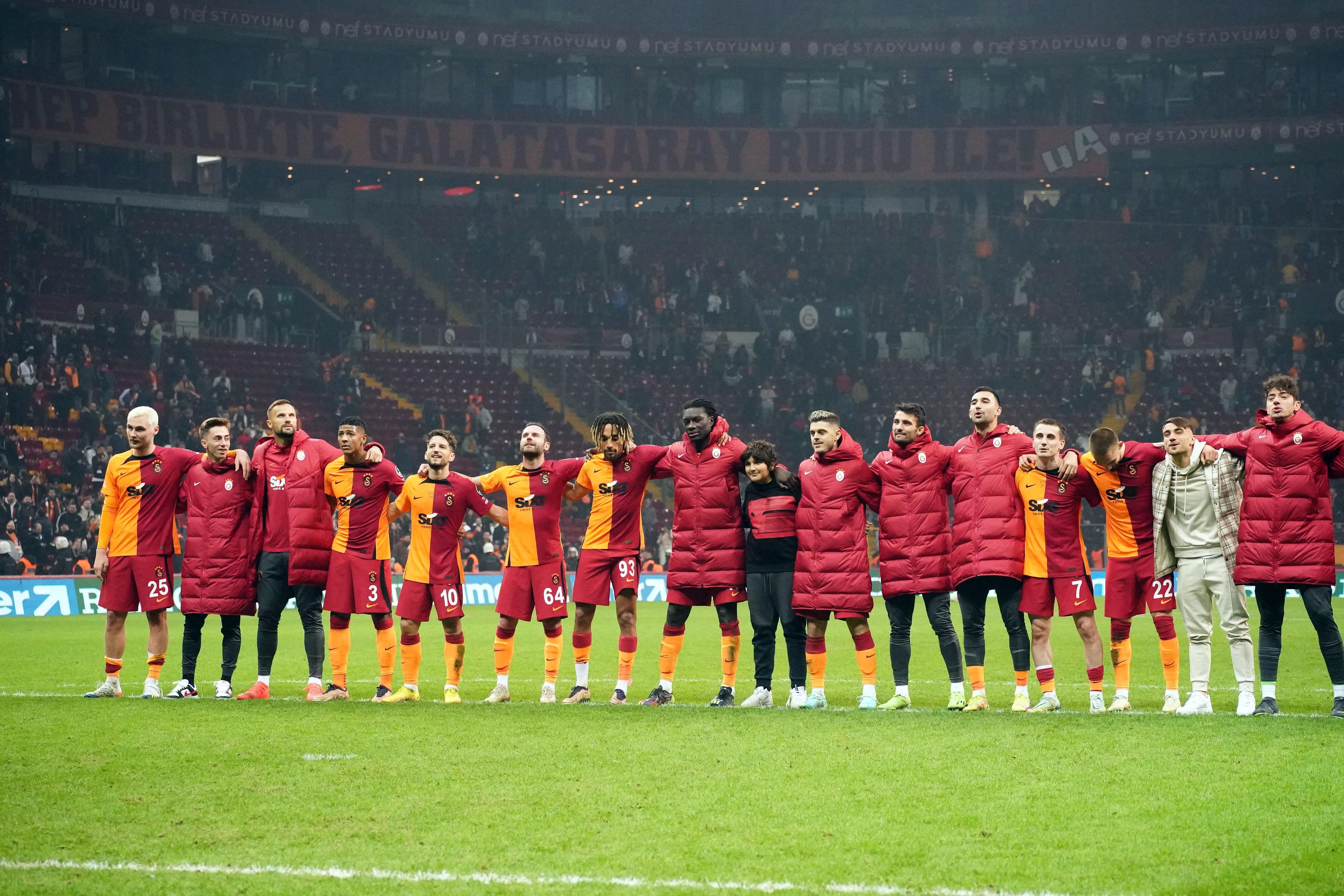 Okan Buruku sinirlendiren olay... Galatasarayda Lucas Torreira şoku yaşanıyor