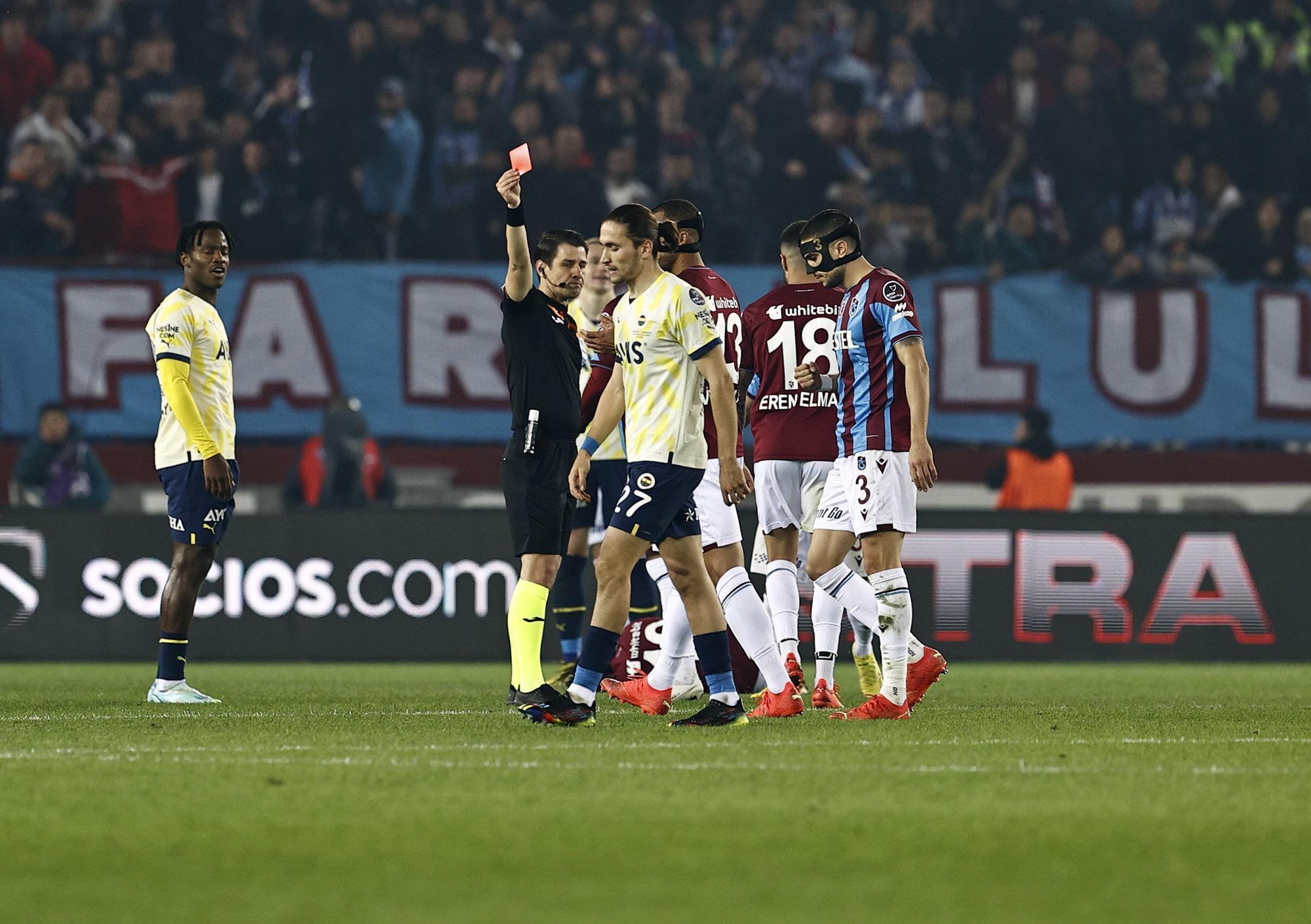 Babelden Trabzonspor-Fenerbahçe sırasında flaş paylaşım