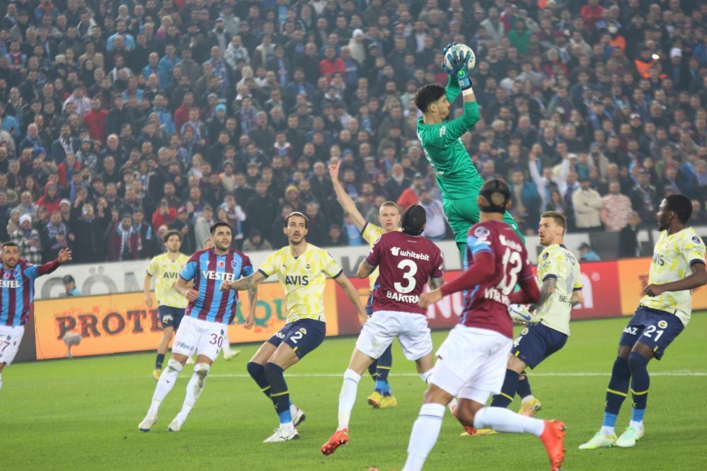 Trabzonspor - Fenerbahçe maçını spor yazarları değerlendirdi Jorge Jesus için ne yazılacak, Crespo böyle istedi