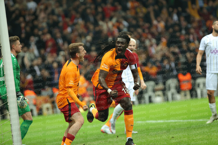 Galatasaray, Süper Ligin yeni lideri (ÖZET) Galatasaray-İstanbulspor maç sonucu: 2-1