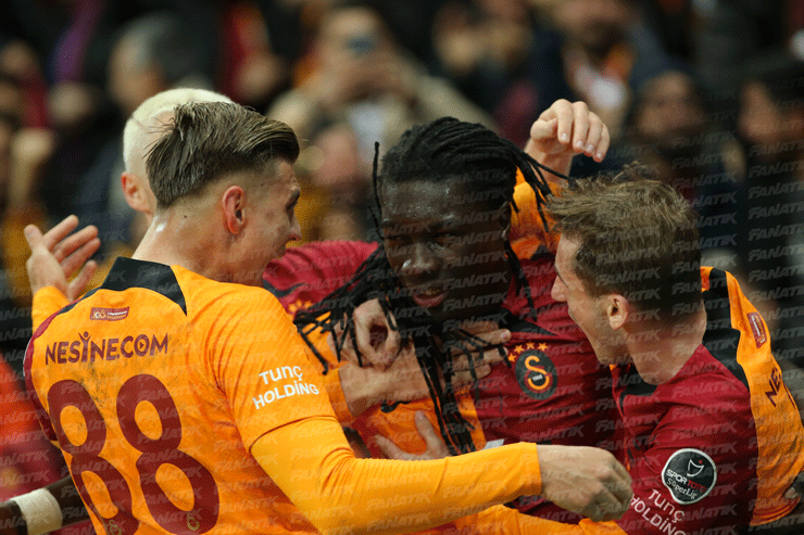 Galatasaray, Süper Ligin yeni lideri (ÖZET) Galatasaray-İstanbulspor maç sonucu: 2-1