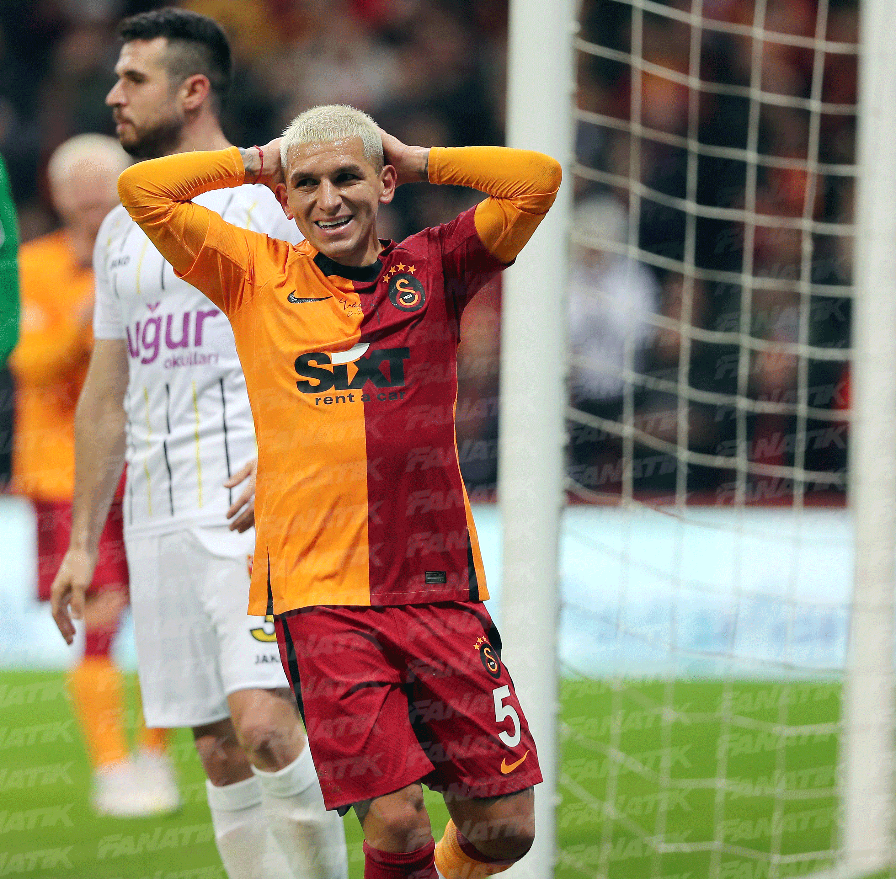 Galatasaray, Süper Ligin yeni lideri (ÖZET) Galatasaray-İstanbulspor maç sonucu: 2-1