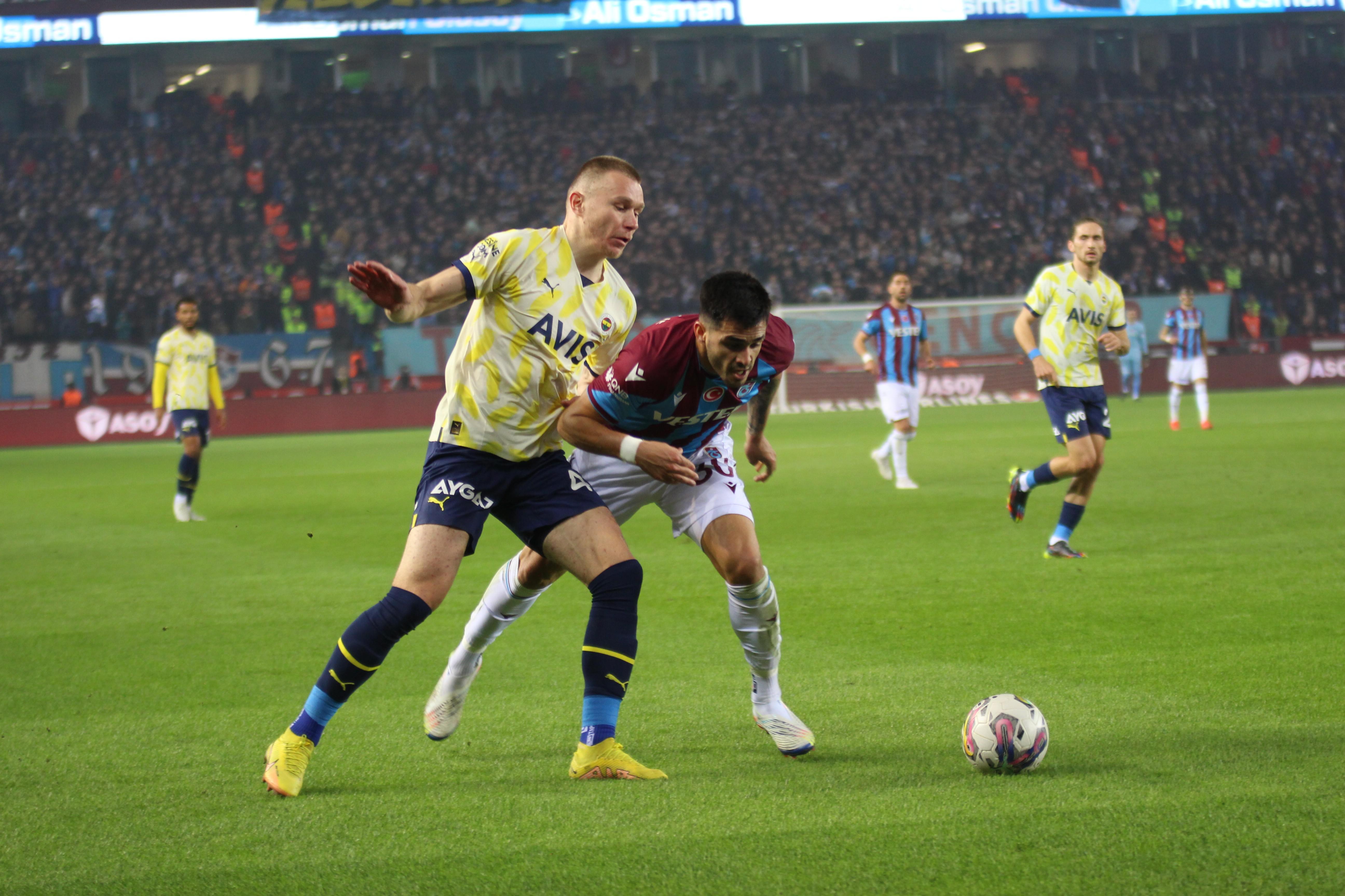 Akyazıda Maxi Gomez ve Trezeguetnin gecesi (ÖZET) Trabzonspor-Fenerbahçe maç sonucu: 2-0