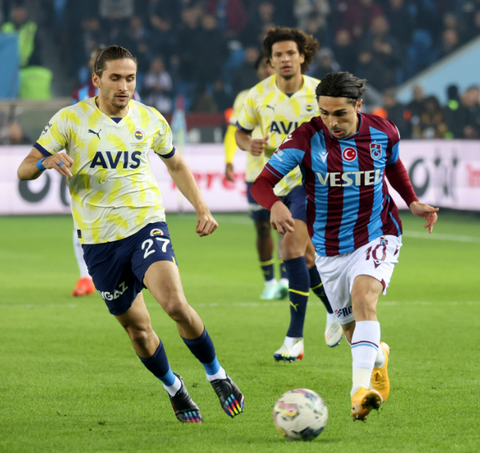 Akyazıda Maxi Gomez ve Trezeguetnin gecesi (ÖZET) Trabzonspor-Fenerbahçe maç sonucu: 2-0