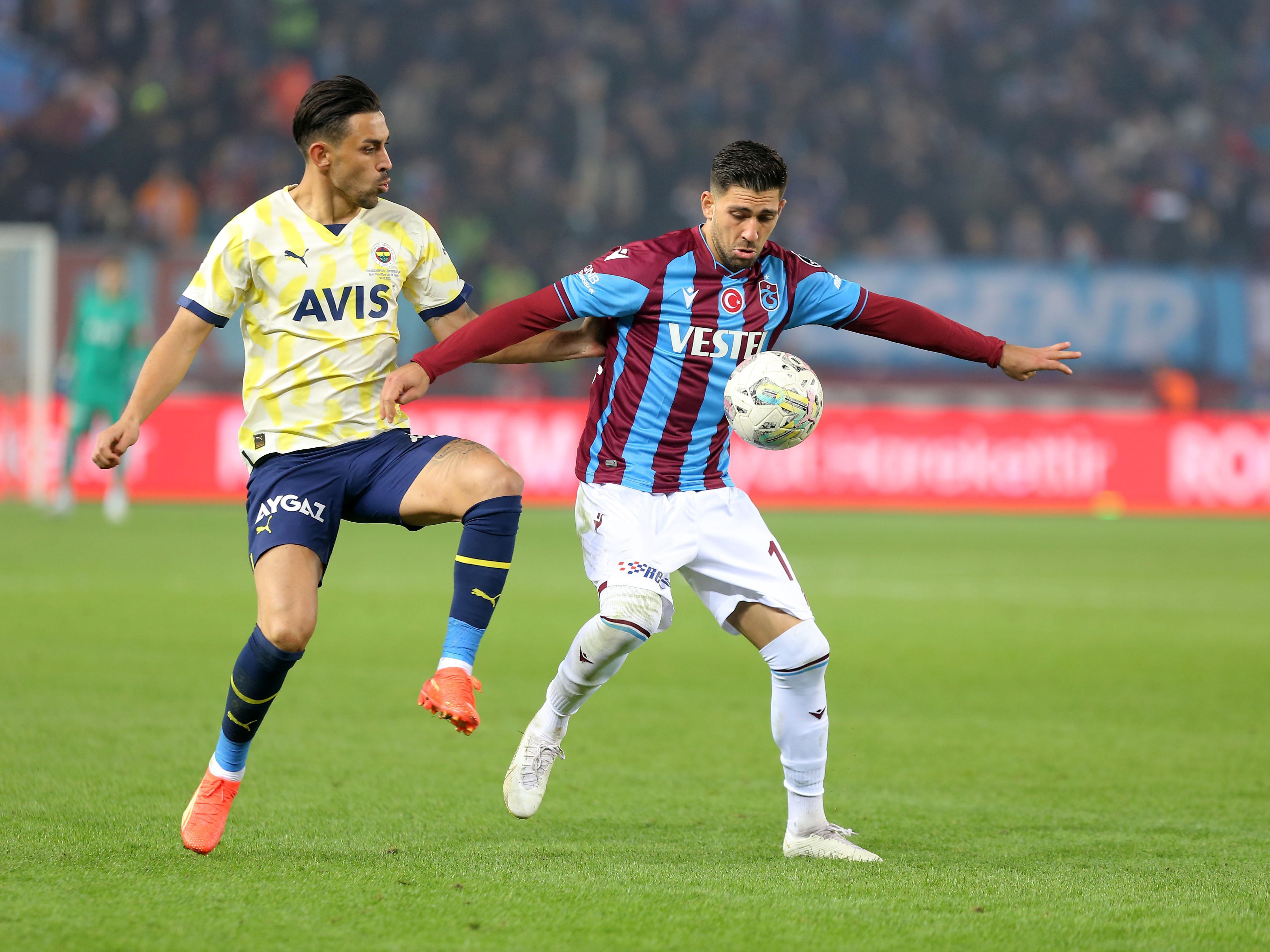 Akyazıda Maxi Gomez ve Trezeguetnin gecesi (ÖZET) Trabzonspor-Fenerbahçe maç sonucu: 2-0