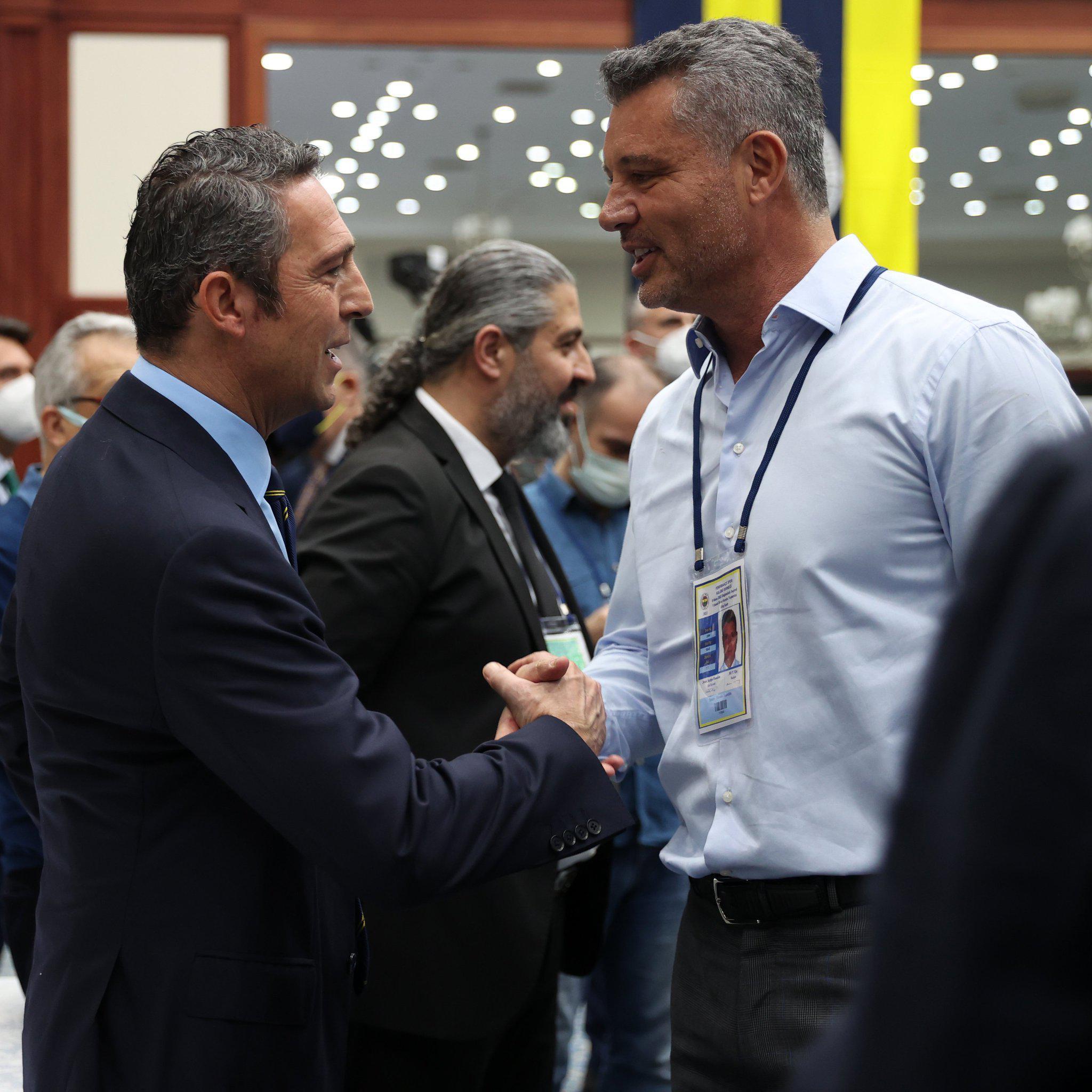 Sadettin Saran: Fenerbahçe iki kulvarda da şampiyonluğa gidiyor