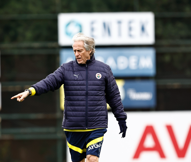 Fenerbahçeden sürpriz transfer hamlesi: Igor Tudorun genç yıldızını istedi