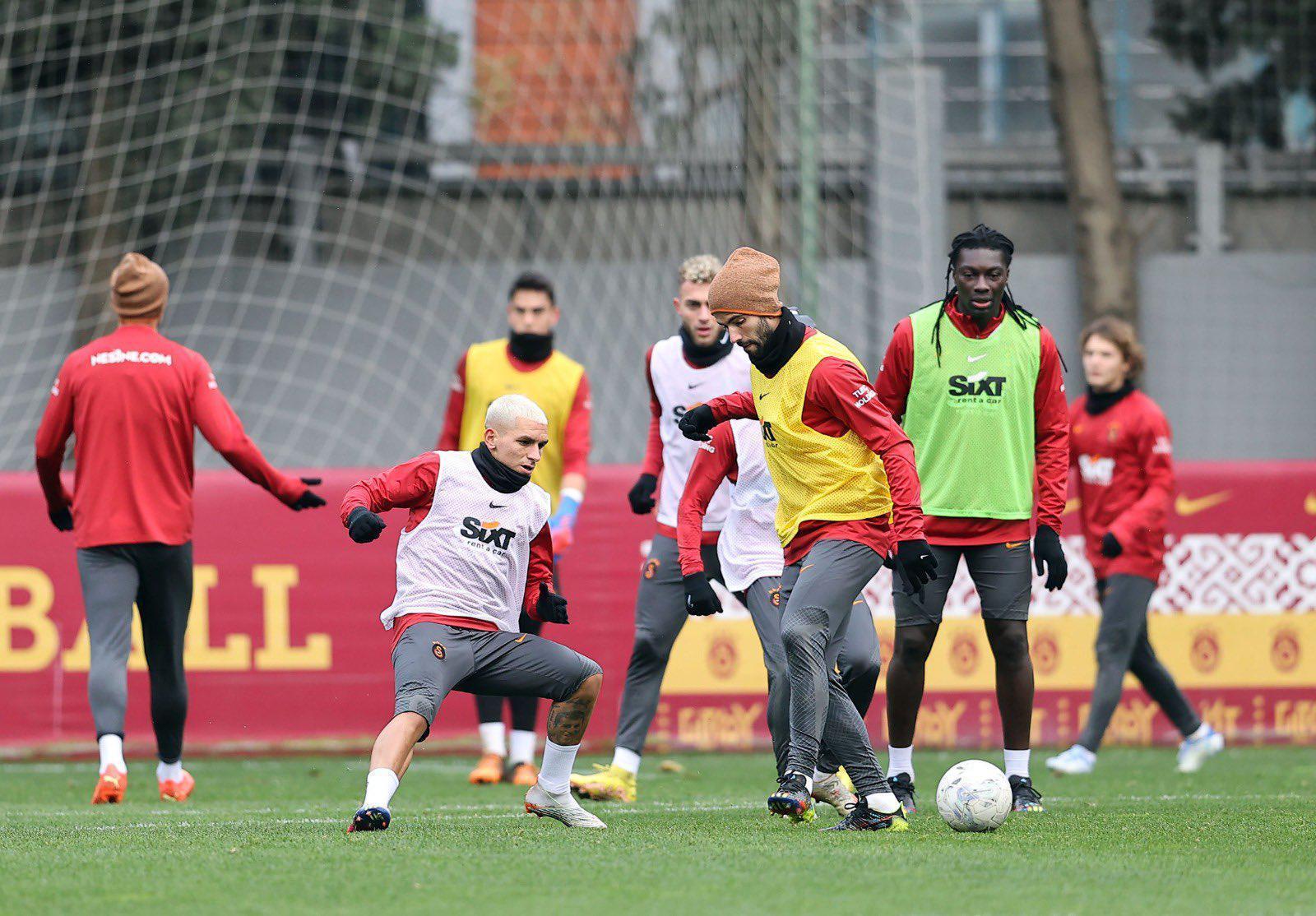 Galatasarayda ayrılık O isme İstanbul ekibinden teklif