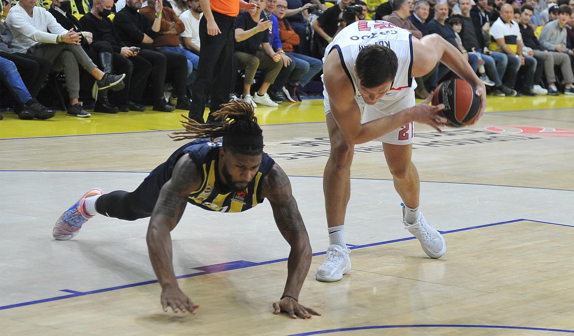 (ÖZET) Fenerbahçe Beko - Baskonia maç sonucu: 70-76