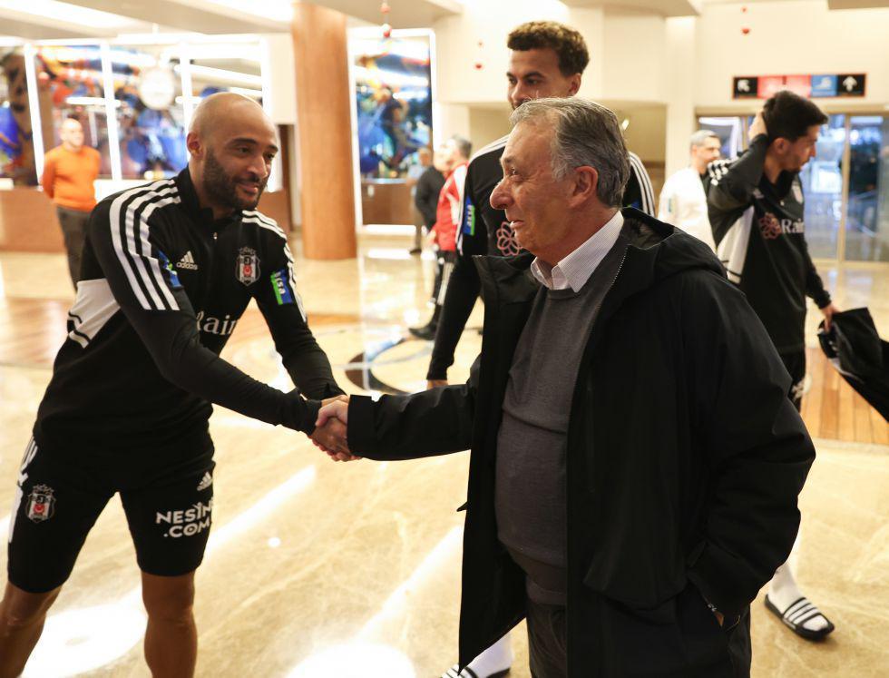 Beşiktaşta Ahmet Nur Çebi ile Şenol Güneş arasında transfer zirvesi Bombalar patlıyor