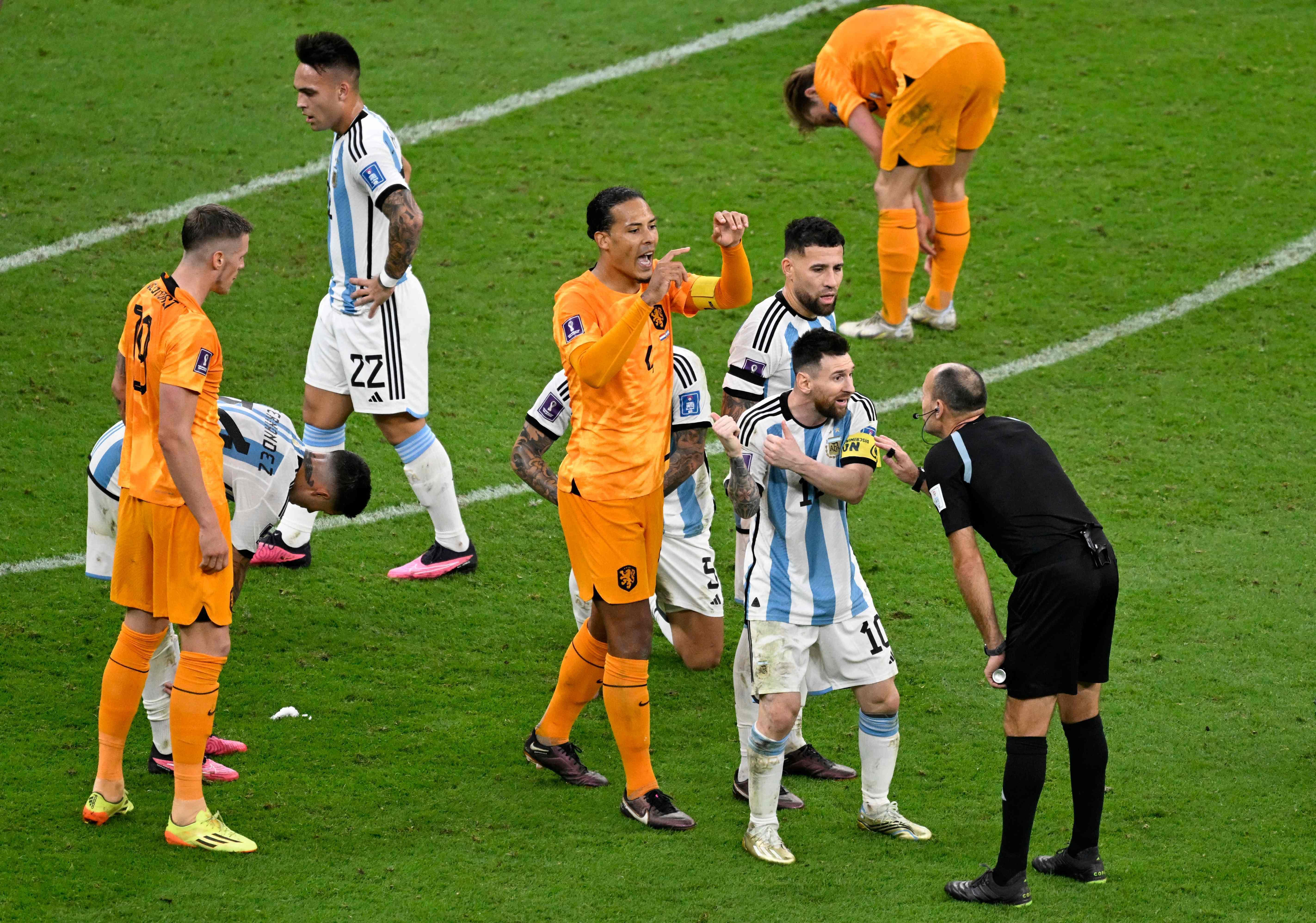 Messi yıldızlaştı, Weghorstun golleri yetmedi, Arjantin penaltılarla yarı finale çıktı Hollanda-Arjantin maç sonucu: 5-6 (Dünya Kupası Maç Özeti)