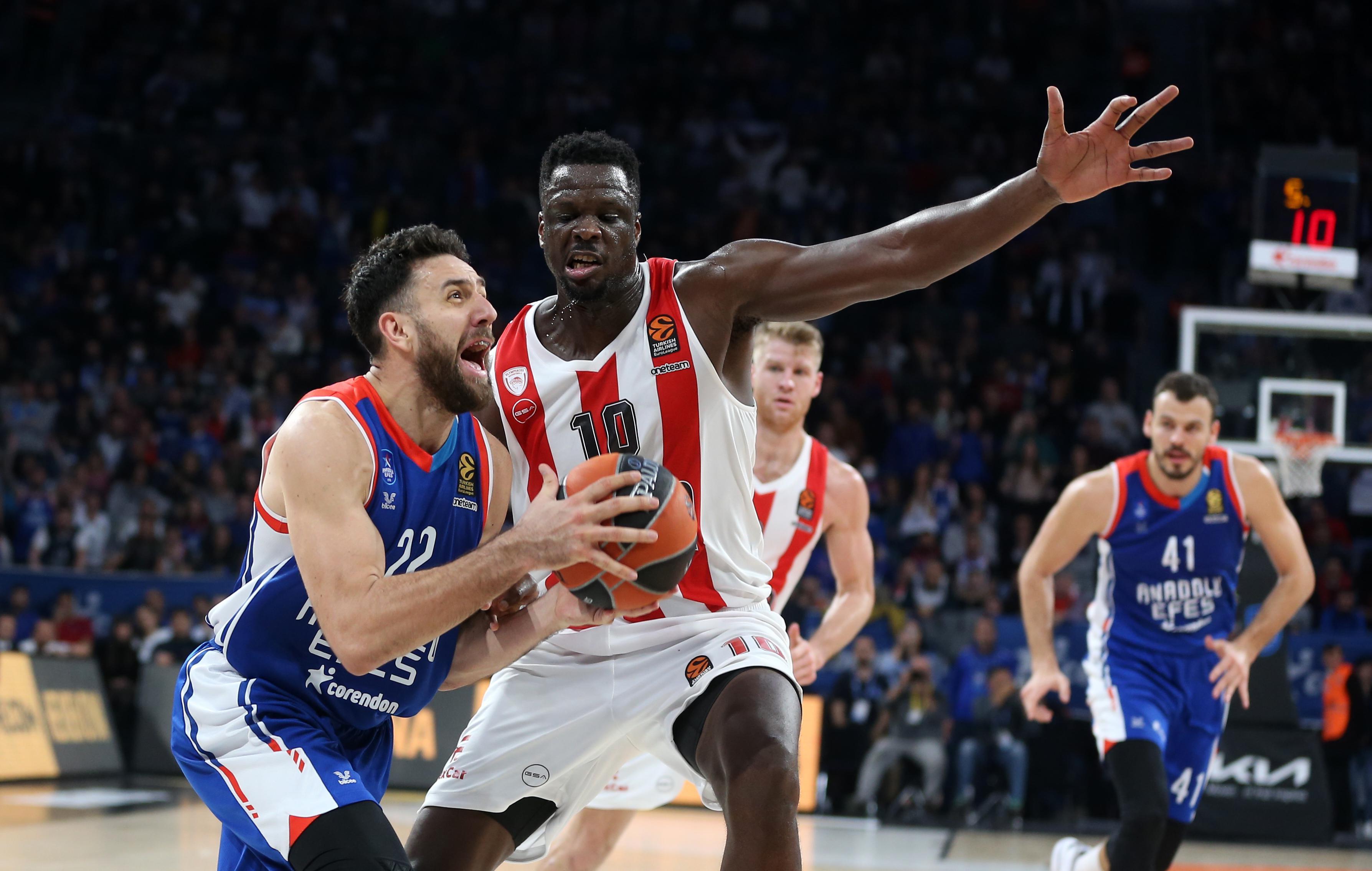 (ÖZET) Anadolu Efes - Olympiacos maç sonucu: 82-71