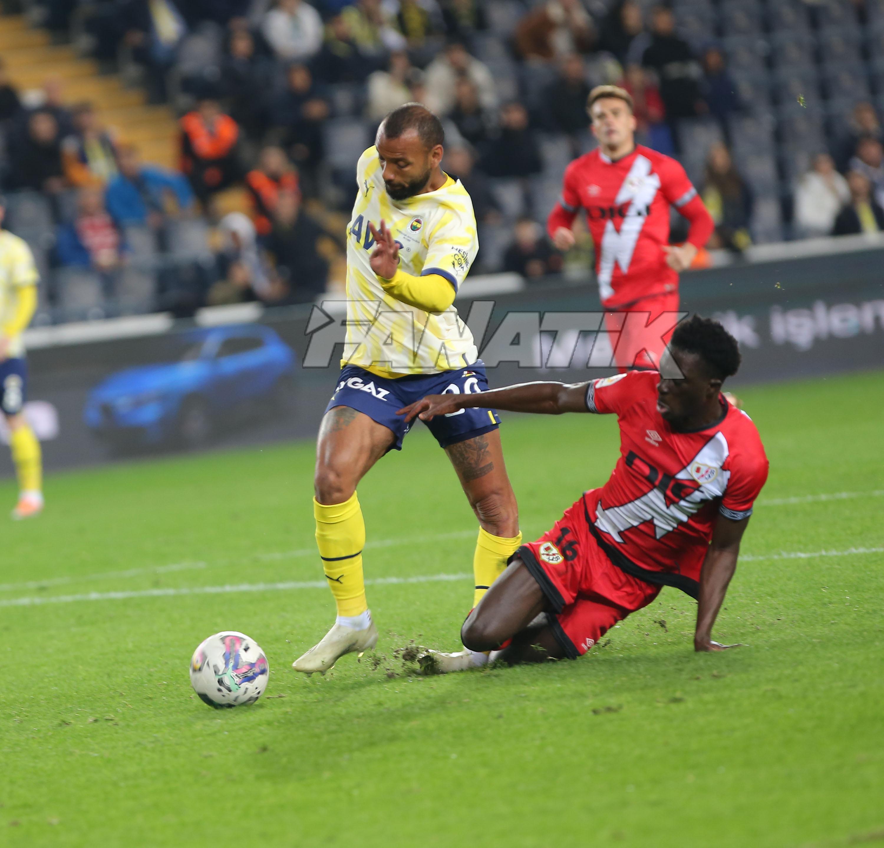 Fenerbahçede sakatlık şoku Mert Hakan görünce yıkıldı