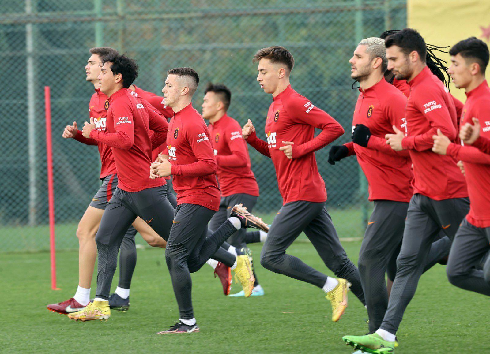 Galatasarayda Erden Timurdan ters köşe 2 transfer birden, Ocak ayında imzalıyor...