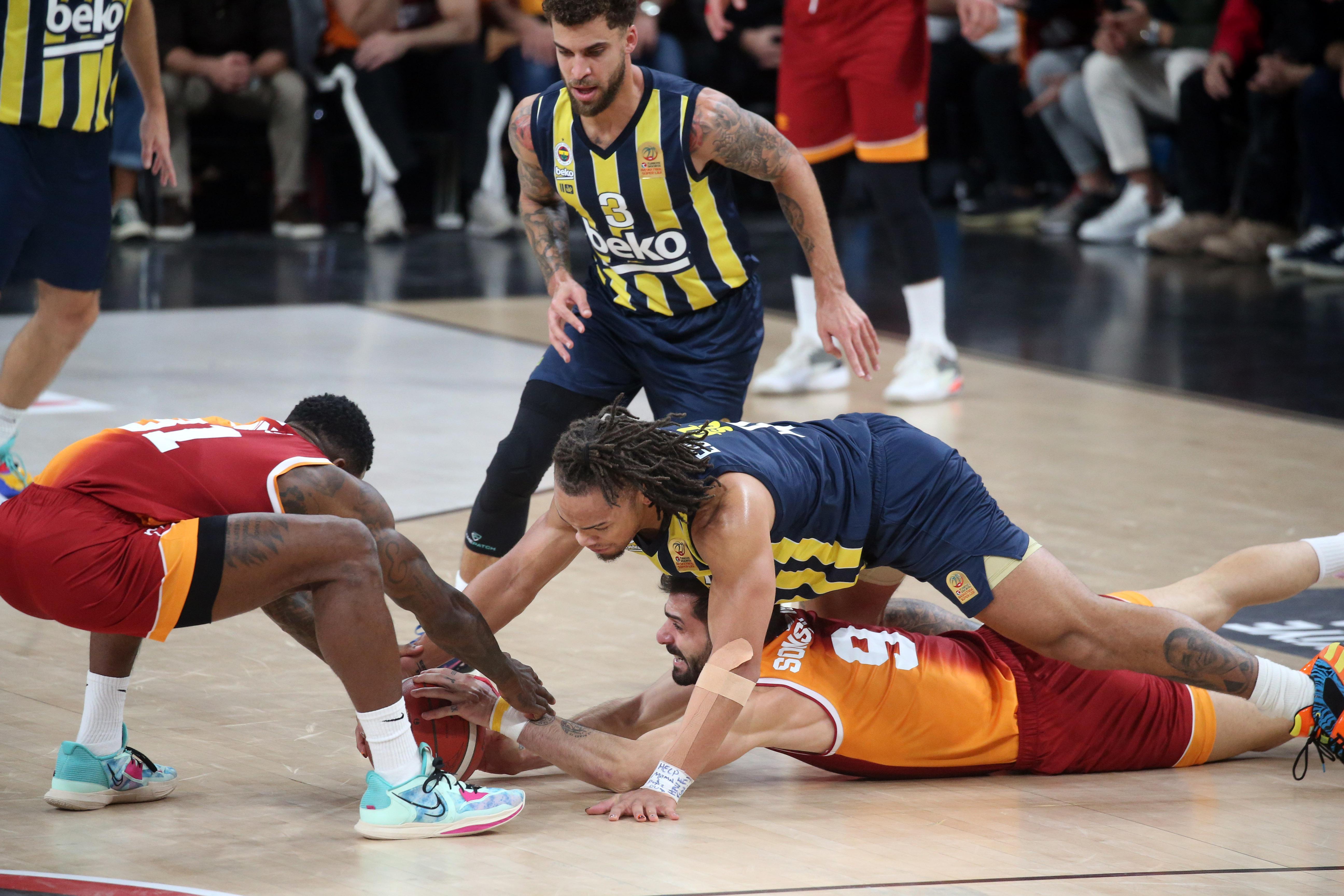 (ÖZET) Galatasaray Nef - Fenerbahçe Beko maç sonucu: 91-97