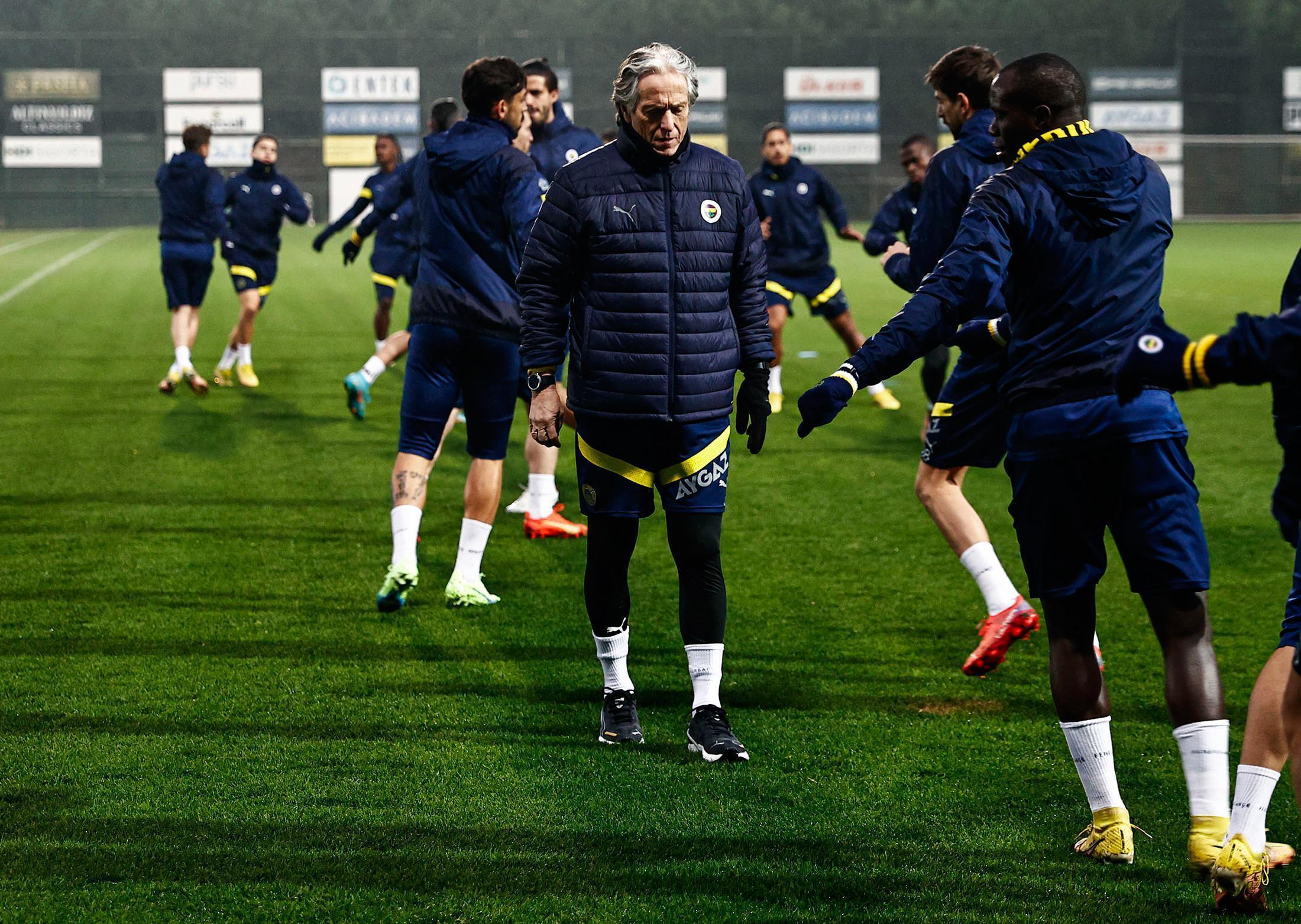 Fenerbahçede derbi öncesi en merak edilen soru Jesus, Galatasaray karşı...