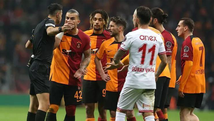 Galatasaray-Antalyaspor maçı sonrası hakemler açıkladı Kırmızı verilmedi, gol öncesi faul...