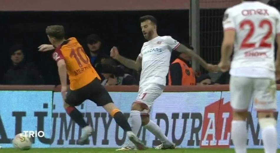 Galatasaray-Antalyaspor maçı sonrası hakemler açıkladı Kırmızı verilmedi, gol öncesi faul...