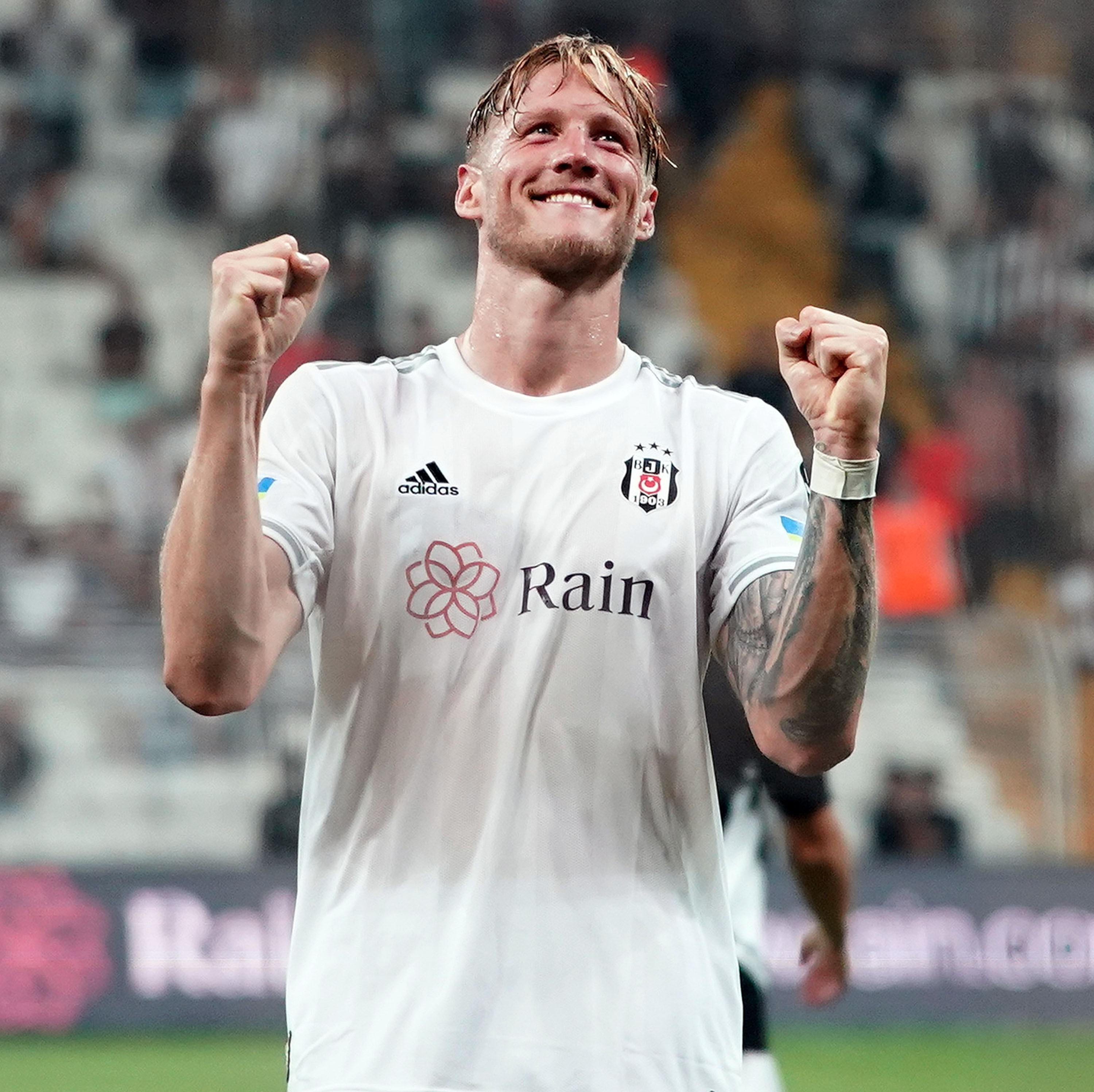 Beşiktaştan Manchester Uniteda transfer olan Weghorsta büyük övgü