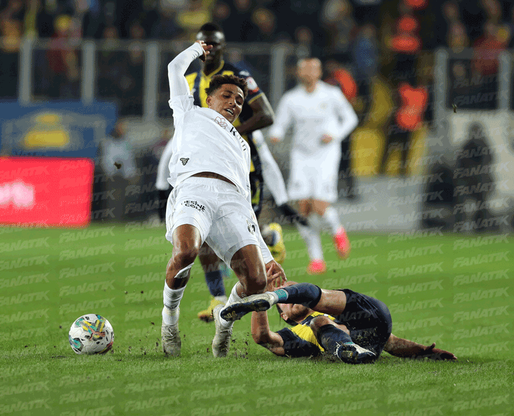 Beşiktaştan erken veda (ÖZET) Ankaragücü - Beşiktaş maç sonucu: 1-1 (Penaltılar: 4-3)