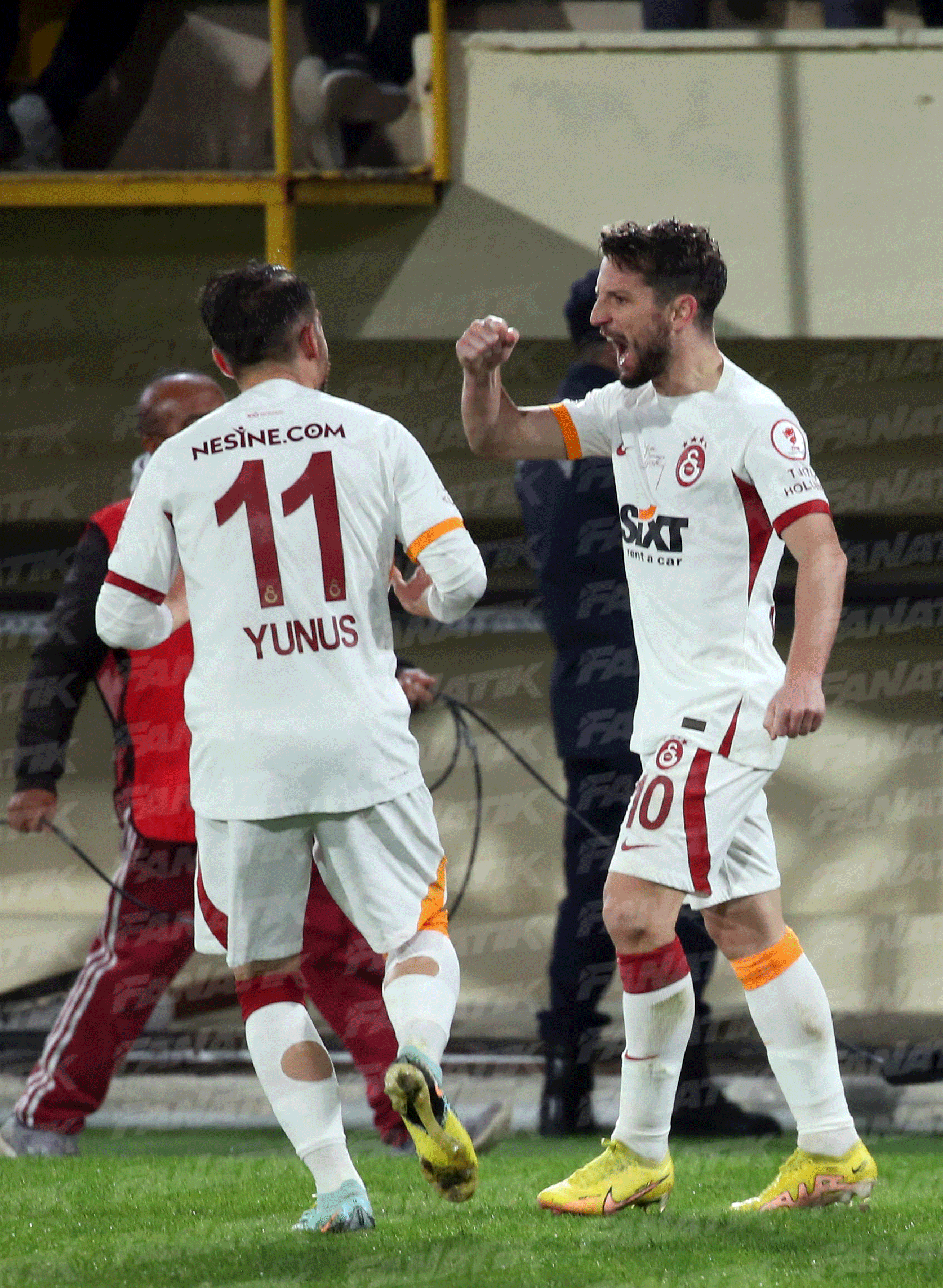 Galatasarayda Dries Mertens şov