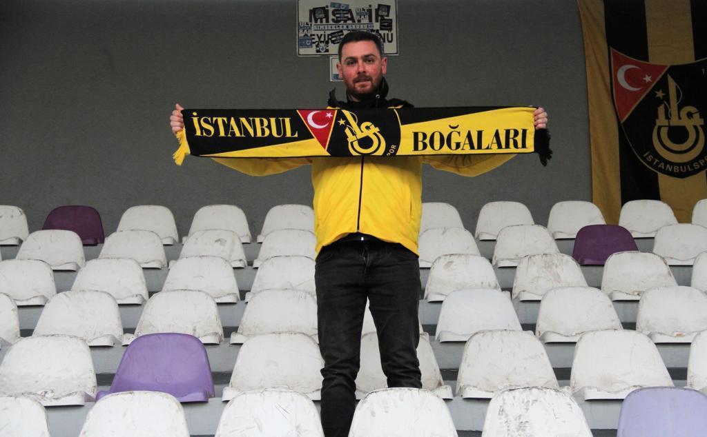 Tribünde tek başına takımını destekleyen İstanbulspor taraftarı: Bu tutku, vazgeçemiyorum