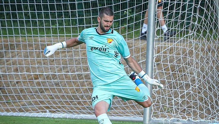 Göztepe'de kaleci Arda güven veriyor