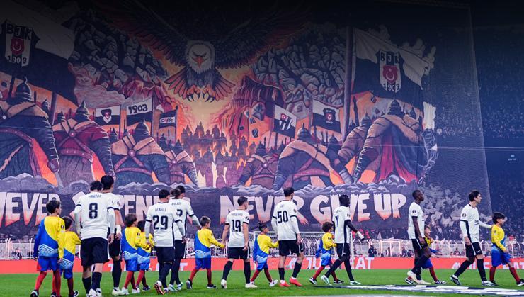 Beşiktaş'ta sakatlık şoku! Yıldız oyuncu maça devam edemedi