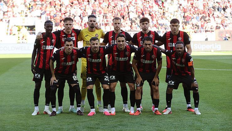 Çorum FK'ye Fenerbahçe maçı öncesi şok! Yıldız oyuncu cezalı duruma düştü