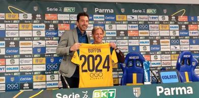 Parma, 44 yaşındaki Gianluigi Buffon'un sözleşmesini uzattı