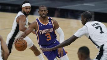 San Antonio'yu mağlup eden Phoenix, liderlik umudunu kaybetmedi