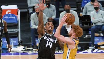 Sacramento, Golden State Worriors'u farklı geçti