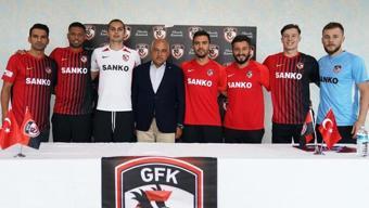 Gaziantep FK'den transferlerine imza töreni