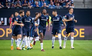 Hamburg'u deviren Hertha Berlin, Bundesliga'da kaldı!