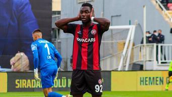 Skandal iddia! Yann Karamoh bıçaklı saldırıya uğradı