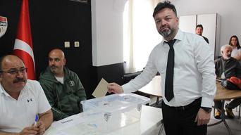 Manisaspor'un yeni başkanı Taner Kestaneci oldu